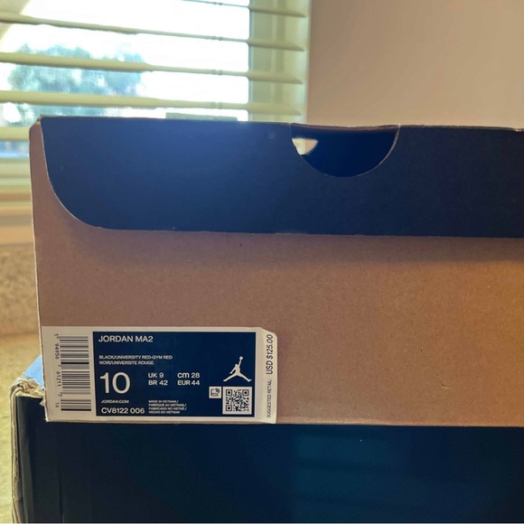 Air Jordan - MA2 Bred - Size 10 - Pre-owned , Good Condition DS - Picture 7 of 10